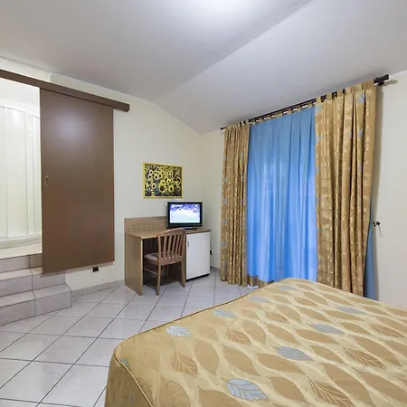 Regina Hotel 3*