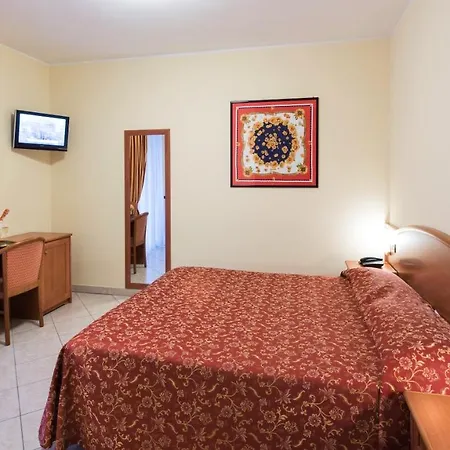 Regina Hotel 3*