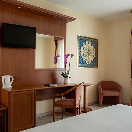 Regina 3* גראבדונה