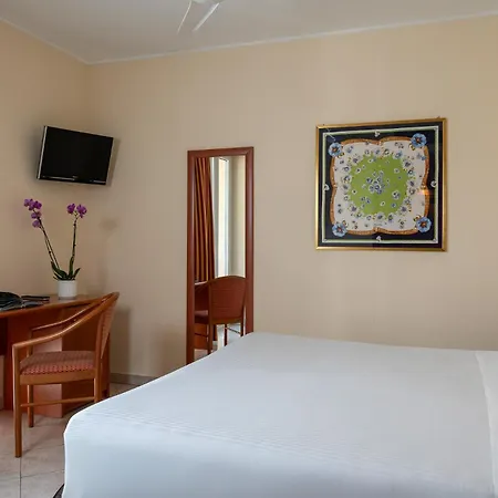 Regina Hotel 3*