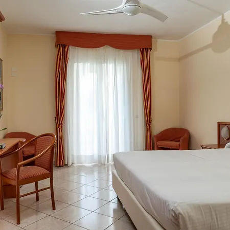 Regina מלון גראבדונה