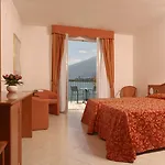 Regina Hotel 3*