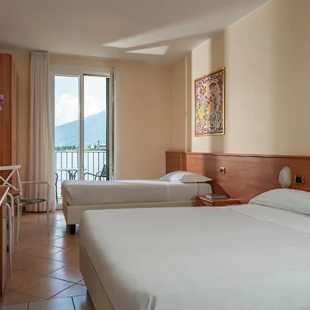 Regina Hotell Gravedona