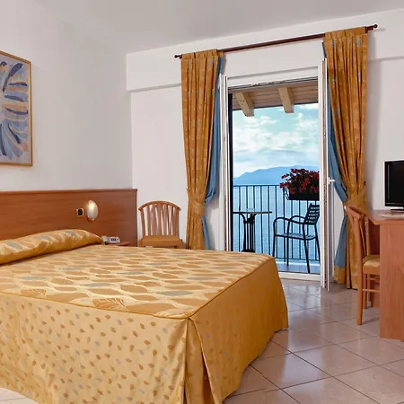 Hotell Regina Gravedona